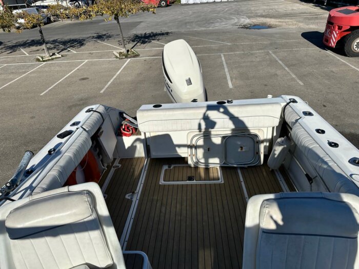 BOSTON WHALER 23 CONQUEST Cabin Cruiser – Image 7